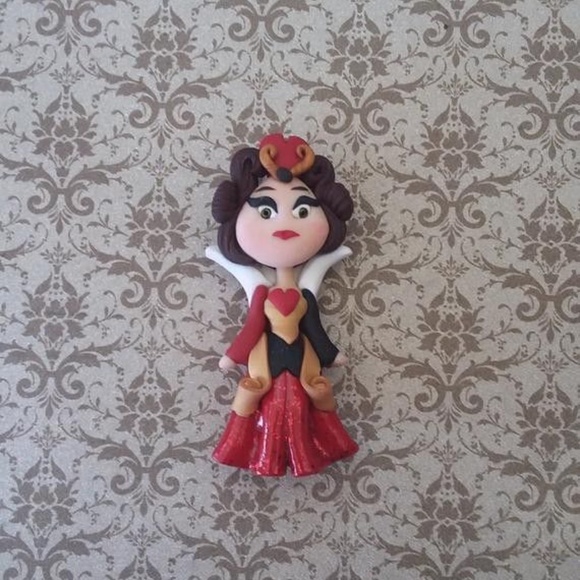 Jewelry - Alice in Wonderland Queen of Heart Brooch Pin
